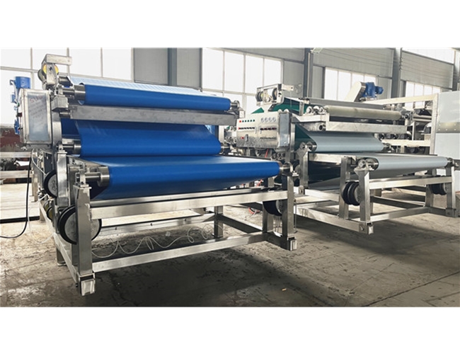 2臺帶式壓榨機完工發(fā)走啦！