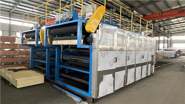 某污水處理廠訂購的2臺污泥二次脫水機完工發(fā)貨！