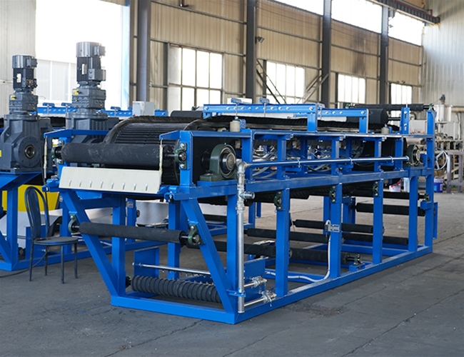 2臺橡膠帶式真空過濾機發(fā)貨啦！