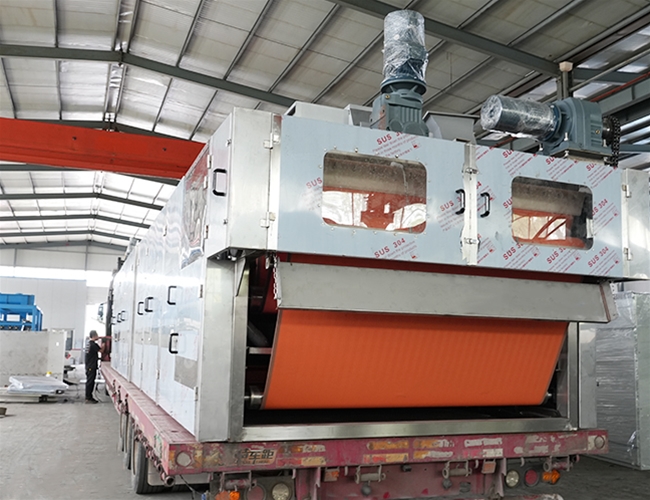 啟程！一體式污泥深度脫水機(jī)，發(fā)往內(nèi)蒙古客戶(hù)使用現(xiàn)場(chǎng)