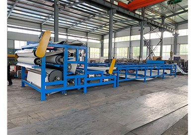 污泥處理選擇帶式壓濾機(jī)，環(huán)保與經(jīng)濟(jì)雙贏！