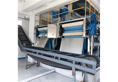 高壓帶式污泥脫水系統(tǒng)給您高含固率的泥餅，助力污泥處置！