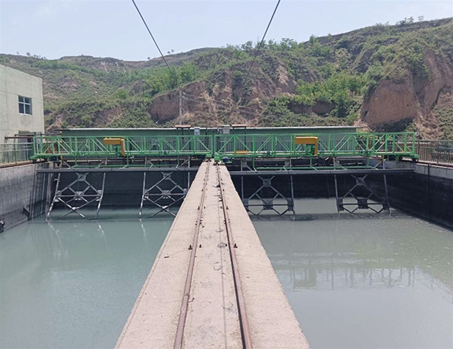 行車(chē)式刮泥機(jī)|行車(chē)式刮吸泥機(jī)